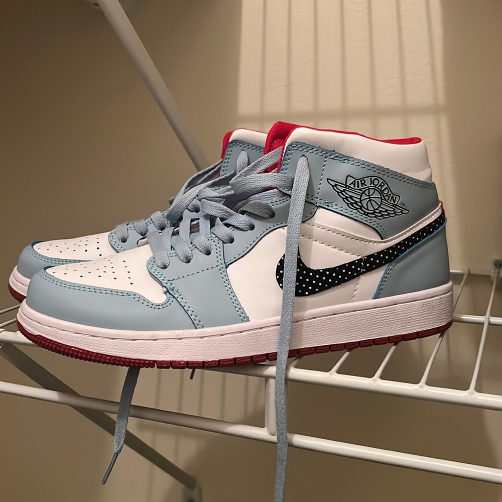 UNC Nike air jordan sneakers